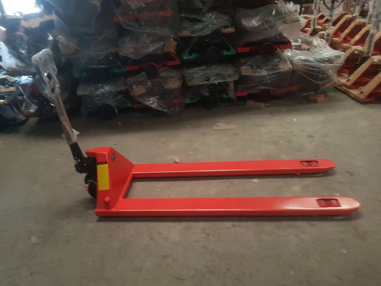 Xe nâng tay thấp 3 tấn dài 2m